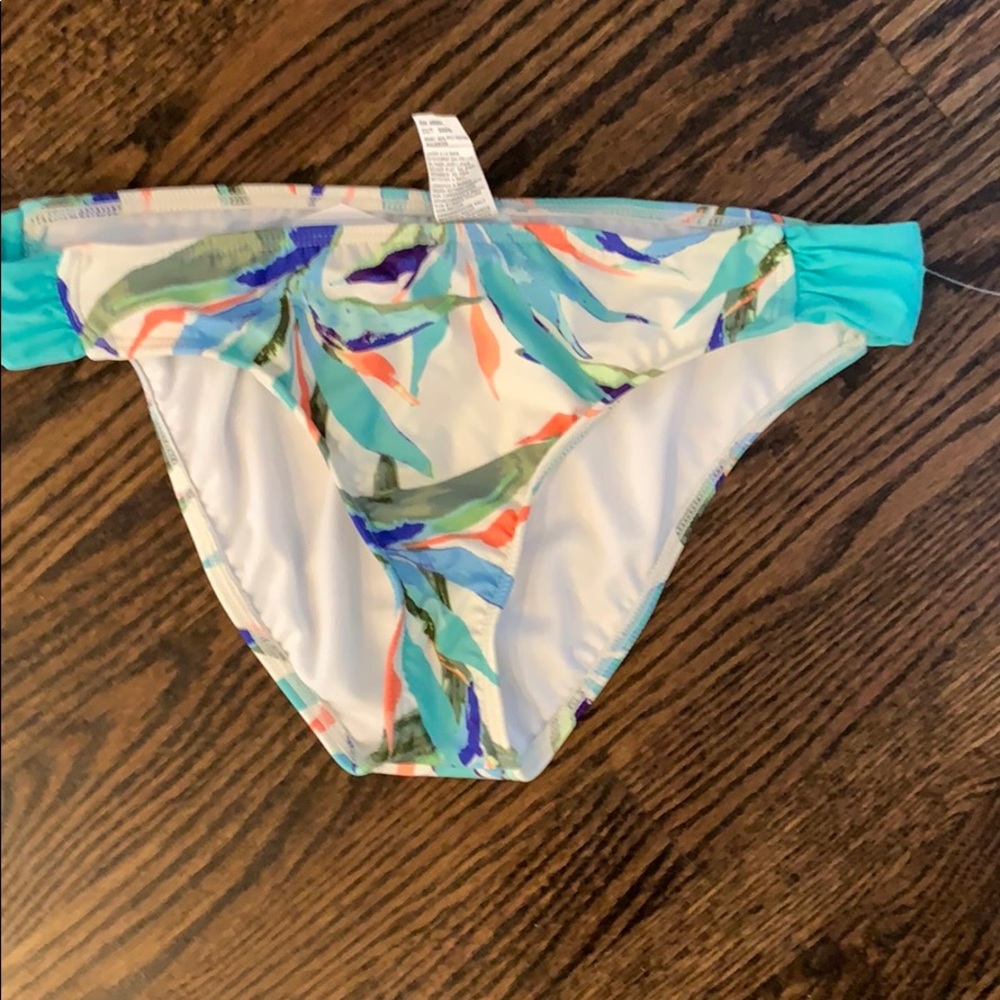 NWT Ell Moss Darling Tab side bikini bottoms!